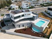 Moradia de luxo com piscina, jardim e vista mar em...