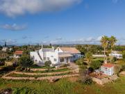 Moradia de Luxo na Urbanização do Foral inserida num...