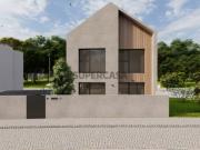 Moradia de Luxo T3+1 com sótão e piscina nas Casas da...