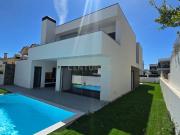 Moradia de Luxo T4 c/ garagem e piscina Valadares, Corroios