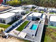 Moradia de luxo, térrea, no Aldeamento OmegaVillas em Leiria