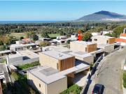 Moradia de tipologia T3 com piscina e vistas mar