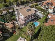 Moradia Elegante em Cascais com Jardim, Piscina e Áreas...