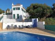 Moradia em banda no Carvoeiro para aluguer ao ano