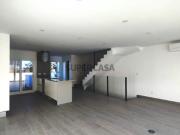 Moradia em banda nova T3+2 com garagem em Vale de...