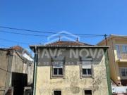 Moradia em Banda p/ Recuperar em Oliveira do Douro