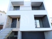 Moradia em Banda Parada de Tibães