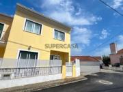 Moradia em banda T2+1 Garagem Box