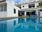 Moradia em Banda T2 com Piscina em Albufeira