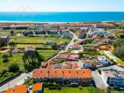 Moradia em banda T3+1 com terraço, perto da praia para...