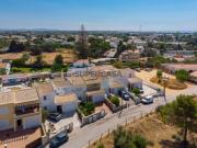 Moradia em banda T3 +1 em Albufeira, com piscina,...