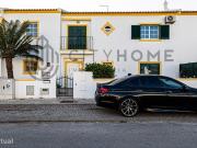 Moradia em banda T3 com garagem e logradouro