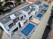 Moradia em Banda T3 com piscina privada perto da praia