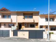 Moradia em banda T3 em Palmeira, Braga