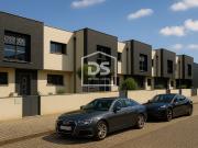 Moradia em Banda T3 Venda em Macieira,Lousada