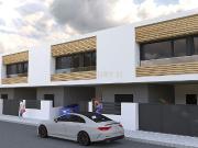 Moradia em banda T4 com Piscina, zona Ferno Ferro