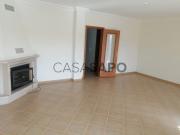 Moradia em Banda T4 para alugar em Alcobaça