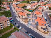 Moradia em Banda V3 c/ Piscina na Madalena