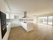 Moradia em banda V4 + 1 Caparica