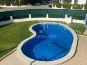Moradia em Banda V4 com piscina na Urb Bela praia Moradia em Banda V4 com piscina na Urb Bela praia