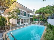 Moradia em Carcavelos piscina e jardim Moradia em Carcavelos piscina e jardim