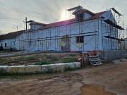 Moradia em Construção, com Piscina e Espaço Exterior