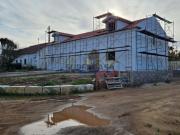 Moradia em Construção, com Piscina e Espaço Exterior