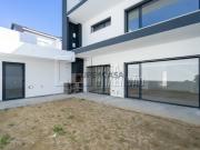 Moradia em construção localizada na zona de Vale de...