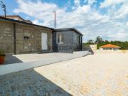 Moradia T4 em Guilhufe e Urrô