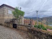 Moradia em pedra com vista para o rio Douro em Vale da...