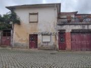 Moradia em Perosinho Excelente Oportunidade de Investimento