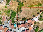 Moradia em runas com terreno