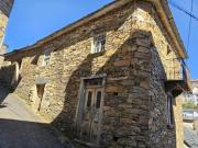 Moradia em XISTO | Em aldeia turística | Para reabilitar