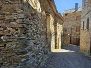 Moradia em XISTO | Em aldeia turística | Para reabilitar