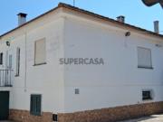 Moradia em zona sossegada e central, menos de uma hora...