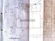 Moradia + Espaço Comercial com Possibilidade de 2...