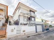 Moradia Espaosa e Bem Localizada no Centro de Alenquer
