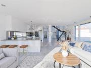 Moradia T4, com Piscina, junto a São Pedro da Cadeira!