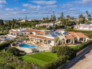 Moradia exclusiva de 4 quartos com piscina, sauna e...