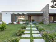 MORADIA FAMILIAR E CONTEMPORÂNEA NA HERDADE DA AROEIRA |...