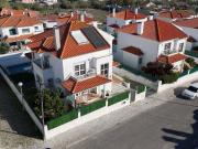 Moradia Executiva T5 Independente com Piscina e Garagem...