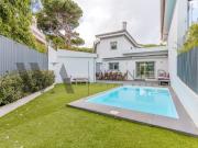 MORADIA FAMILIAR T5, COM JARDIM E PISCINA, BAIRRO DO...