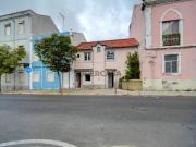 Moradia Geminada com 2 entradas independentes à venda no...