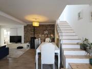 Moradia geminada com 3 quartos em Quarteira a 5 minutos...