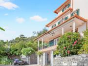 Moradia geminada com cinco quartos e logradouro com...