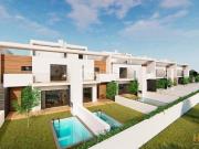 MORADIA GEMINADA DE 3 QUARTOS COM PISCINA FERREIRAS |...