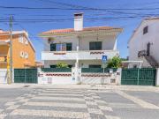 Moradia Geminada de tipologia T3 na Quinta Do Conde