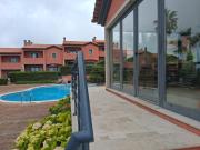 Moradia Geminada em Condomínio Privado com Piscina Vista...