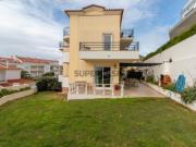 Moradia geminada no centro da Ericeira