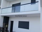 Moradia Geminada no centro de Fernão Ferro, com grandes...